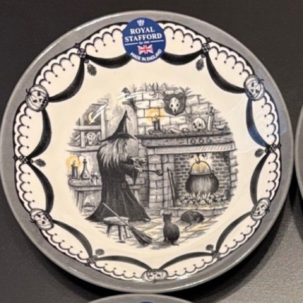 Royal Stafford Halloween Witch Small Bowl Set (4)
